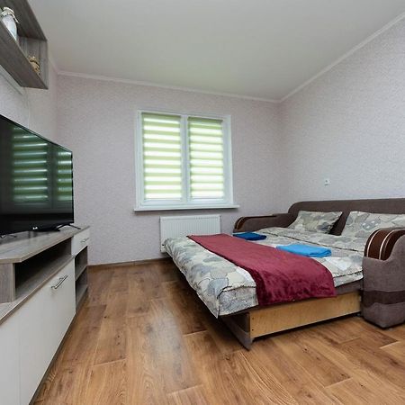 Новая Квартира Переулок Ясиноватский 11 Kiev Exterior foto